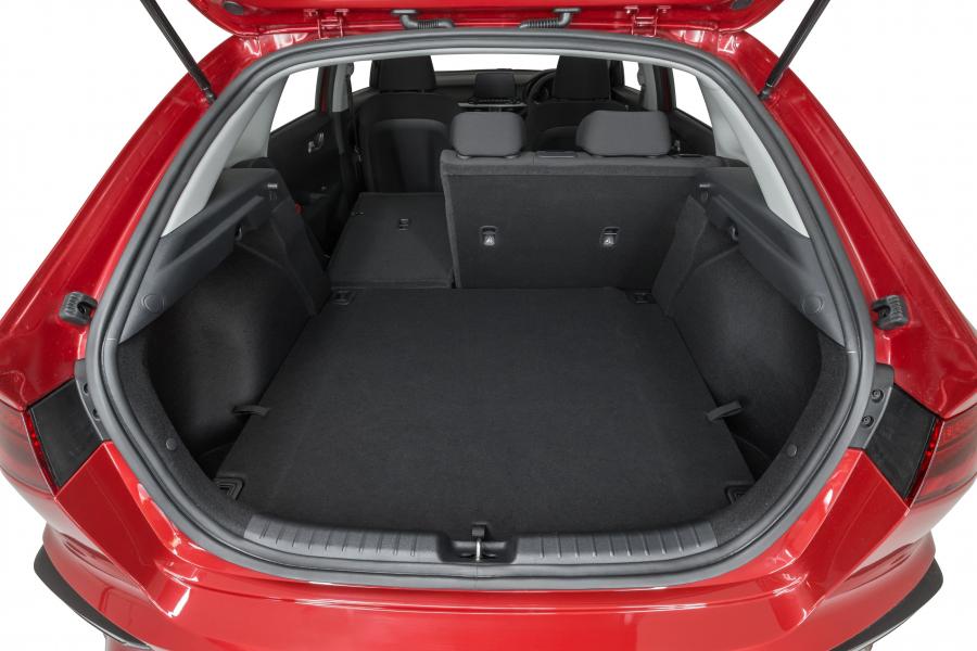 Багажник Kia Cerato Hatch 2.0 Sport 2019 года  (AU) (фото 3 из 7)